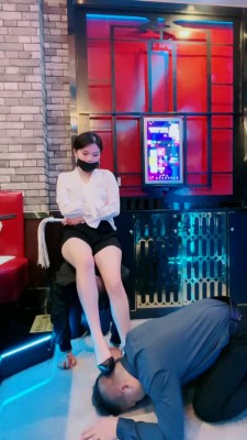 套路直播视频【甜心教主】KTV调双狗-骑马/人体擦鞋器/转胯 bf25617_绳艺资料库