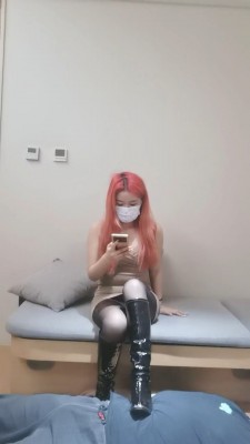 套路直播视频【NaNa】黑丝+贝壳头+长靴踩踏 bf23811_绳艺资料库