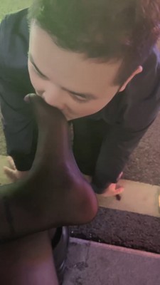 套路直播视频【甜心教主】长靴御姐踩踏/转胯/强迫舔鞋底【完整版】 bf25148_绳艺资料库