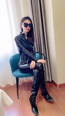 套路直播视频【浅夏】车模皮衣皮靴虐狗-鞭打踩踏脚深喉 bf26316_绳艺资料库