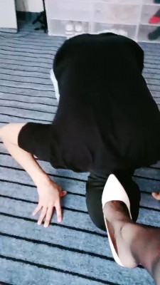 【bibi团】傻狗认主现场-黑丝高跟插嘴恋足 bf27889_绳艺资料库视频资源下载