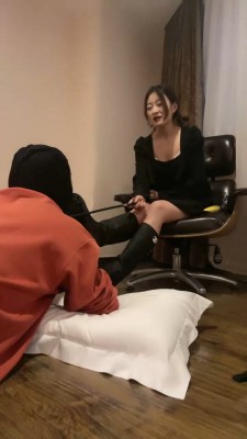 【言一】脏长靴踩踏食物喂食【双视角版】 bf19985_绳艺资料库视频资源下载