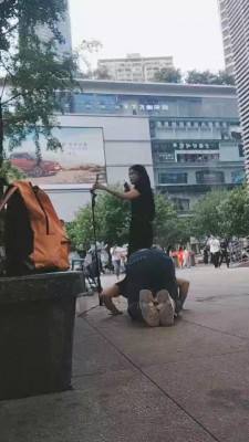 【全能来福M】给路人美女跪拜会是什么反应 bf28008_绳艺套路直播视频资源网