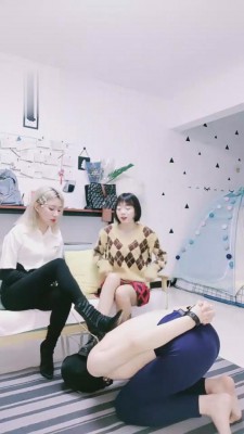 【丝洛】双S-带妹妹踢废贱狗 bf2564_绳艺资料库视频资源下载