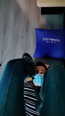 套路直播视频【开发素人】艺校女神首调-踩踏/居高临下舔鞋/踩狗爪 bf26045_绳艺资料库