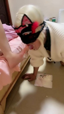 套路直播视频【惜沫】调异装/裸足踩踏蛋糕喂食/喝洗脚水 bf25962_绳艺资料库