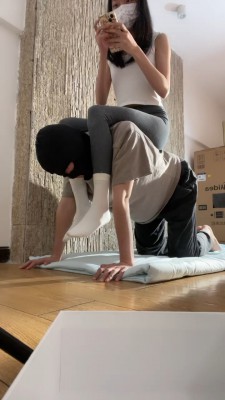 套路直播视频【香菜S】白袜学生主骑马/裸足踩踏 bf25198_绳艺资料库