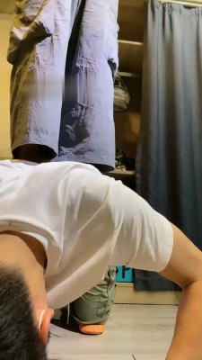 【骨精精】清理脏鞋底/脚喂食 JS220831_绳艺资料库视频资源下载