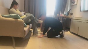 套路直播视频【诺诺子】舔运动鞋/白袜脚深喉/踩踏当坐垫 bf26272_绳艺资料库