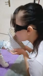 【女慕乐】舌头清理主人鞋底美足 G-210823-3_绳艺资料库视频资源下载