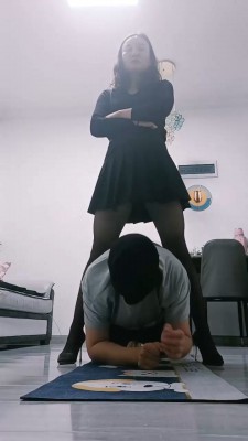【飞扬女王】转胯骑马耳光捆绑踩 bf20381_绳艺套路直播视频资源网
