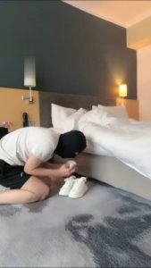 【筱月】伺候主人起床/吃白袜/喝晨尿 bf16646_绳艺资料库视频资源下载
