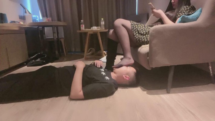 套路直播视频【诺诺子】长靴黑丝踩踏-深喉-头压马桶喝圣水 bf26320_绳艺资料库