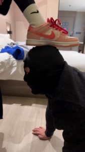 套路直播视频【伊莉】情侣主-玩弄绿帽追求者/喝烟头圣水/口水/骑马 bf24539_绳艺资料库