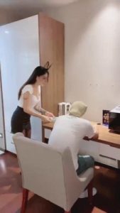 【诺曦】剧情-猥琐上司与女秘书+赠送3素人小姐姐群玩狗 bf462_绳艺资料库视频资源下载
