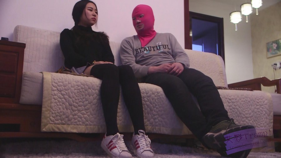 艾丝：哥哥父亲要求艾丝乱伦踩踏_绳艺资料库