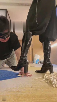 【沅芷大人】短靴筷子踩手刑【续集】 bf17406_绳艺资料库视频资源下载