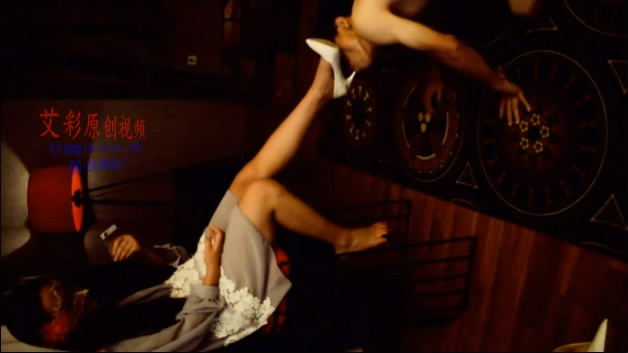 『奴隶岛』—-菲菲舔脚调教、舌头酸奶洗脚_绳艺资料库