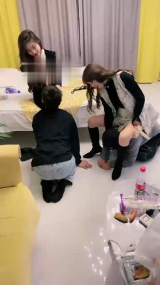 【梦涵小主】姐妹花群调兄弟狗-踩踏/提档/深喉【双视角版】 bf22086_绳艺资料库视频资源下载
