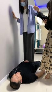 【文文】带素人闺蜜调-全体重跳踩/骑脖子转圈/手脚耳光 bf28358_绳艺资料库视频资源下载