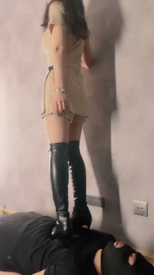 套路直播视频【冷凝大大】长靴全体重踩踏 bf24409_绳艺资料库