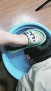 【妖精】运动后脏鞋臭袜羞辱狗 G-210801-5_绳艺资料库视频资源下载