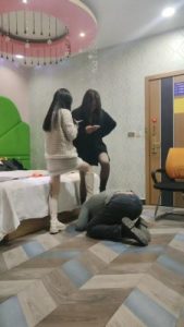 套路直播视频【最抗揍M】双S精神小妹暴打爆踹 bf26336_绳艺资料库