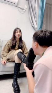 【叶子女神】长靴卑微脚下奴 bf19233_绳艺资料库视频资源下载