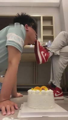【不知名美女】鞋底脚底喂食/强迫喝圣水 bf10280_绳艺资料库视频资源下载