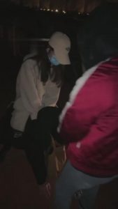 【樱木花椒】和闺蜜深夜户外溜家奴 bf10319_绳艺资料库视频资源下载