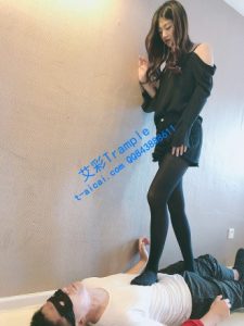 美女职员惩治猥琐领导_绳艺资料库