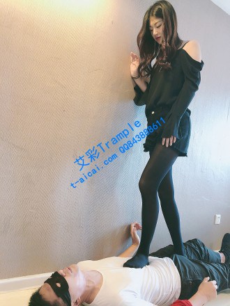 美女职员惩治猥琐领导_绳艺资料库