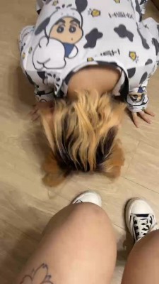 套路直播视频【全国最贱】开发精神小妹做S-人体擦鞋器/全体重踩踏 bf26478_绳艺资料库