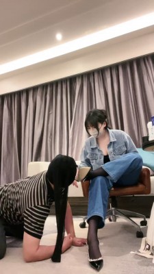 【木秋S】黑丝高跟诱惑/闻香水/虐乳/厕奴开发 bf27376_绳艺资料库视频资源下载