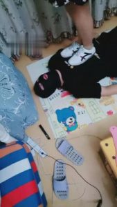 【天津冰冰女主】全程狂抽耳光1000个全体重踩 bf1063_绳艺资料库