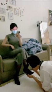 套路直播视频【黛樱】黑丝脚口吐酸奶脚喂食 bf26778_绳艺资料库