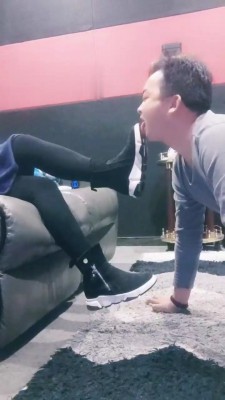 【敏敏郡主】电影院舔素人脏鞋【双视角版】 bf22171_绳艺资料库