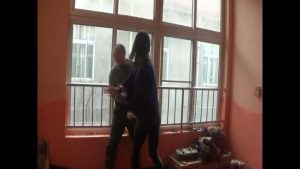 组织女打手吊打逃跑者_绳艺资料库