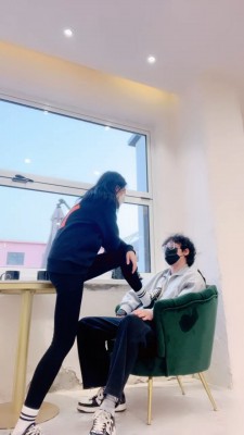 【大连小妮】奶茶店帆布鞋白袜踩帅哥 bf23369_绳艺资料库套路视频