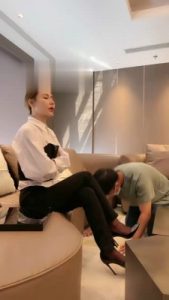 【妮可】霸道女总裁掰弯员工 bf18415_绳艺资料库视频资源下载