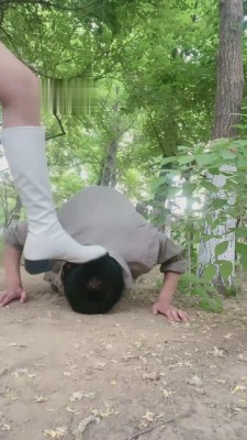 【罗宾】小姐姐爬山遇到跟踪狂 bf12099_绳艺套路视频资源网