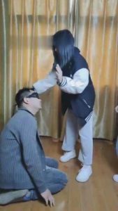 【最抗揍M】素人学生妹双人轮流抽耳光 bf11837_绳艺资料库视频资源下载