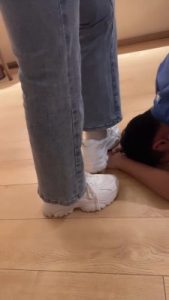 【槿一】女神小白鞋白棉袜碾压踩踏【双视角版】 bf27293_绳艺资料库视频资源下载