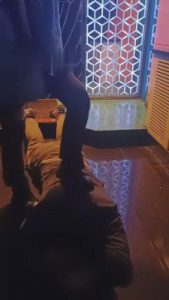 【开发素人】精神小妹KTV暴力tj bf6280_绳艺资料库视频资源下载