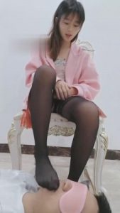 【婷婷小公主】00后萝莉主踩踏-喂食-恋足 bf3772_绳艺资料库