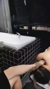 【乐姐】江景酒店调教-榴莲圣水喂食 G-210712-7_绳艺资料库视频资源下载