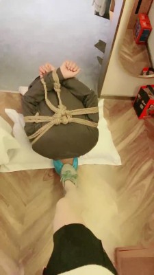 套路直播视频【美离子】虐玩捆绑狗【完整版】 bf23654_绳艺资料库