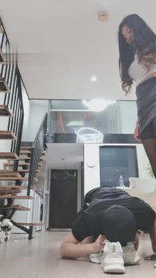 【梓晨】偷鞋狗的下场 bf14214_绳艺资料库视频资源下载