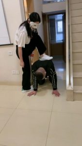 套路直播视频【香菜】小白鞋女神的脚奴/踩踏喂食 bf25950_绳艺资料库