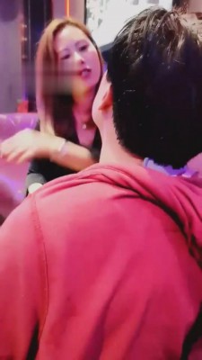 【成都叶子】KTV诱导老板做狗虐待 bf1765_绳艺套路直播视频资源网